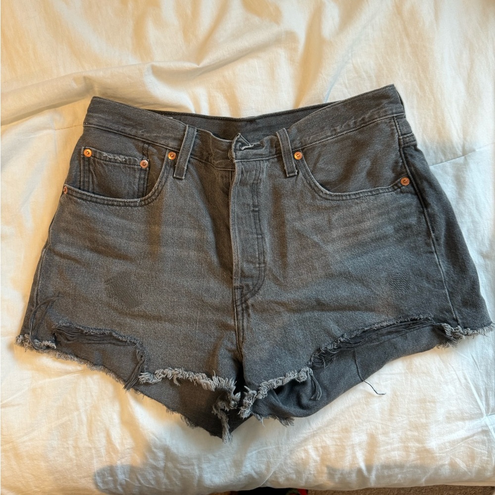 Levi’s Black Cutoff Jean shorts